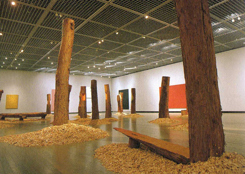 Exposición '<i>Kumano no oto</i>'. Museo de Arte Moderno, Wakayama, Japón, 1999<br>© Kan Masuda